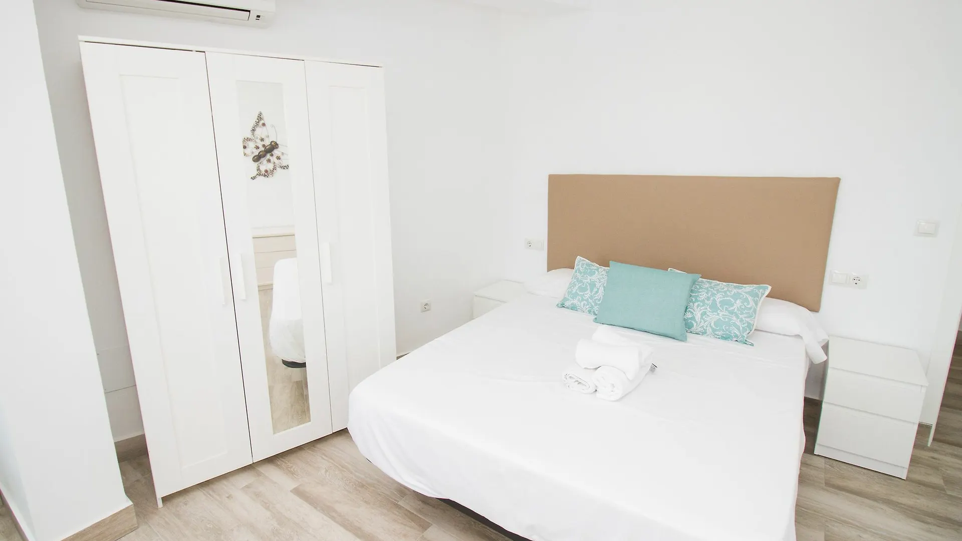 Modish 3 Bedroom Apartment In Malaga By La Recepcion