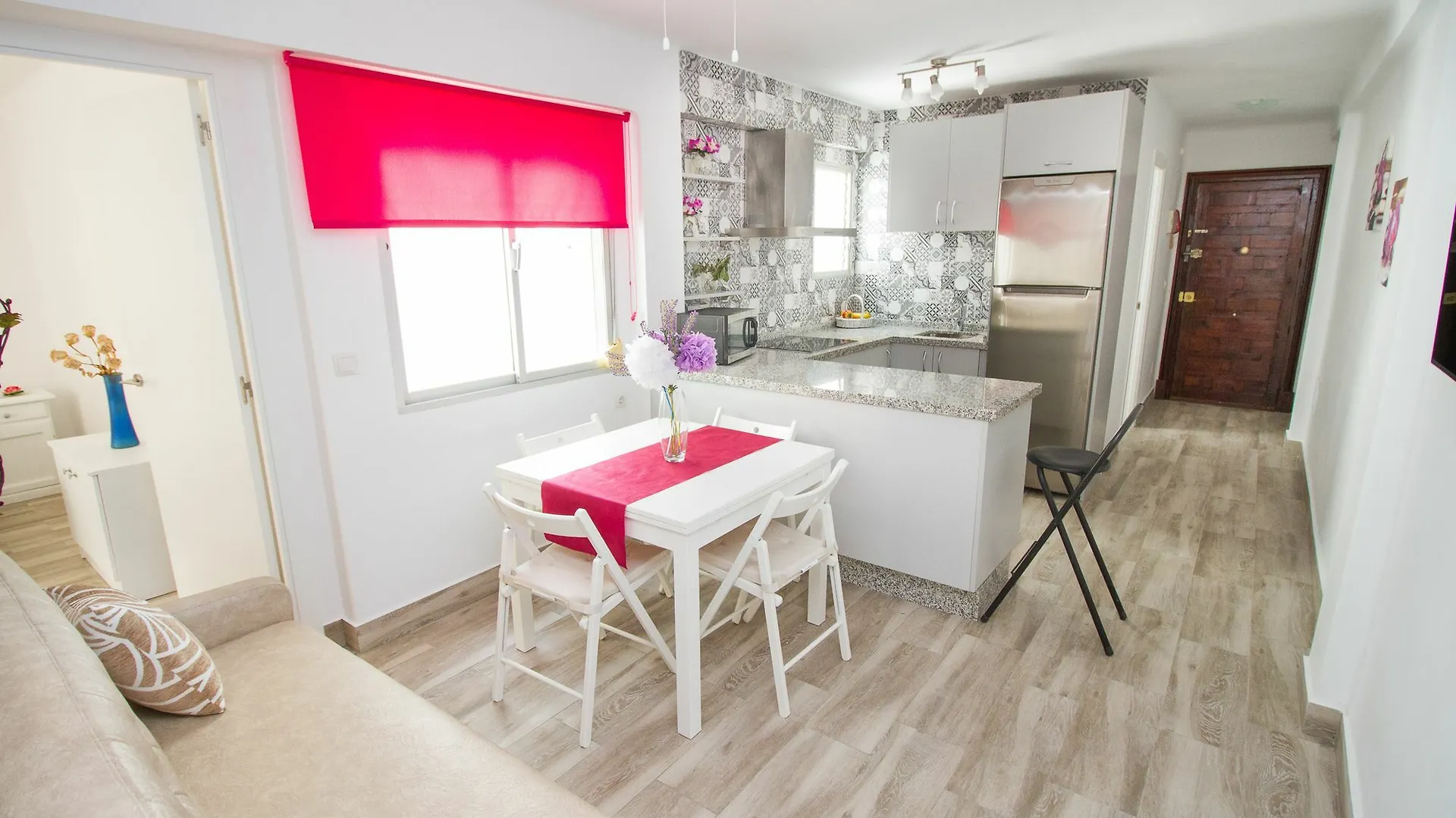 Modish 3 Bedroom Apartment In Malaga By La Recepcion 0*,  Spain