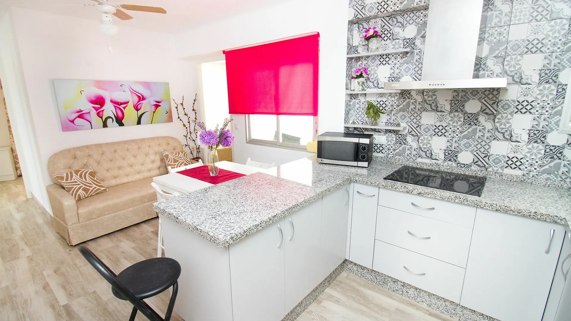 Modish 3 Bedroom Apartment In Malaga By La Recepcion