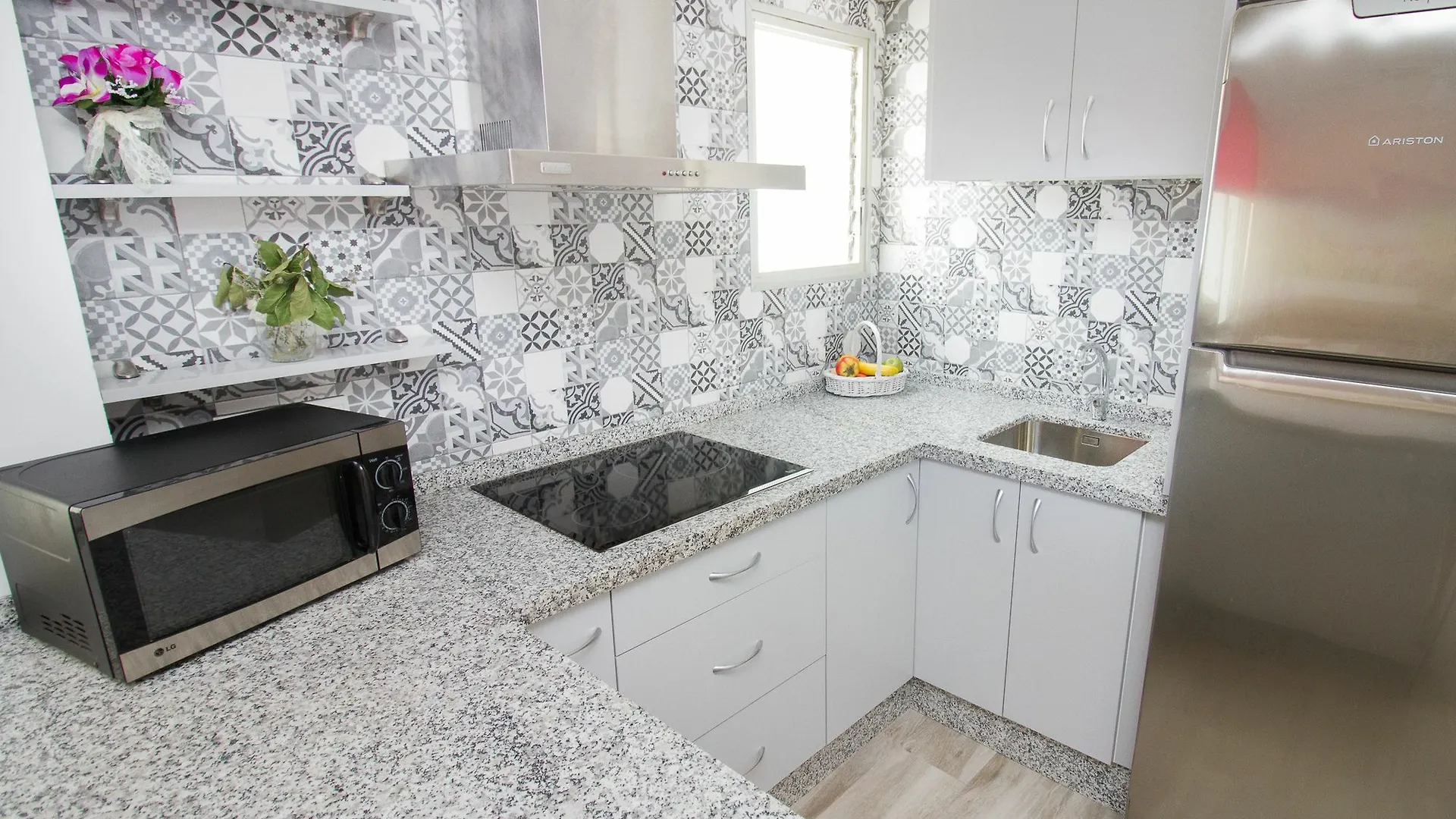 Modish 3 Bedroom Apartment In Malaga By La Recepcion Spain